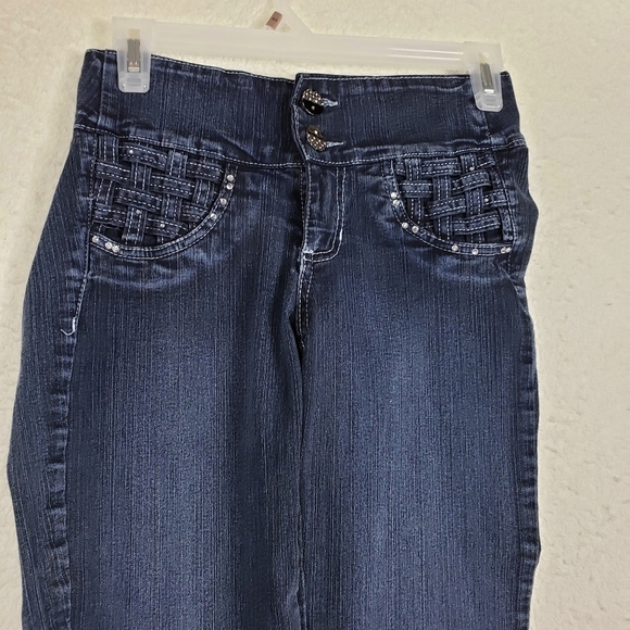 3/$15 Valery cropped Jean's size 3 - Picture 2 of 9